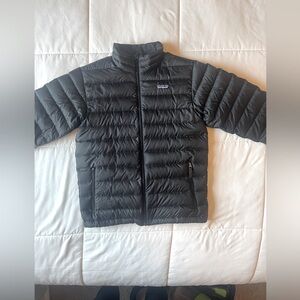 Kids Large (12) Patagonia puffer coat. Black. Like new condition, no flaws